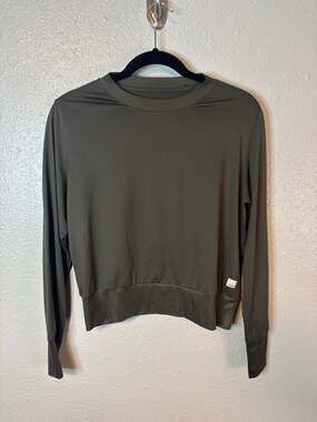 Vuori Green Cropped Long Sleeve Top Size Small